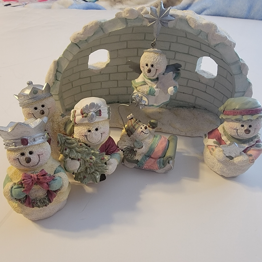 2004 vintage snowman nativity